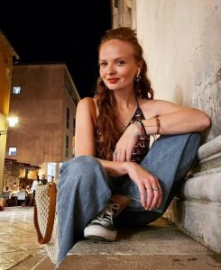 U iskrenom intervjuu, glumica i pesnikinja Dunja Šaran govori o ranjivosti, umetnosti, tišini i hrabrosti da bude svoja.

