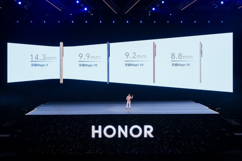 HONOR Magic V5
