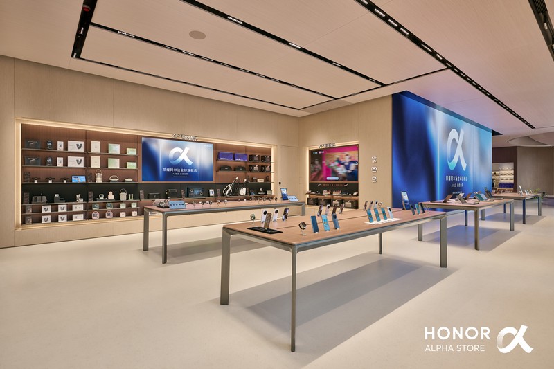 HONOR ALPHA Flagship