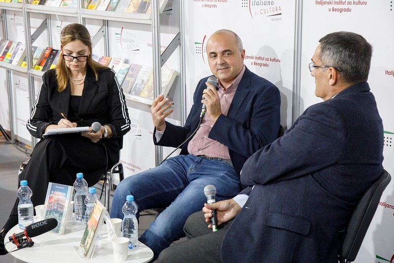 Pisac Vito Katalano, unuk čuvenog Leonarda Šaše, susreo se sa publikom na Sajmu knjiga u Beogradu