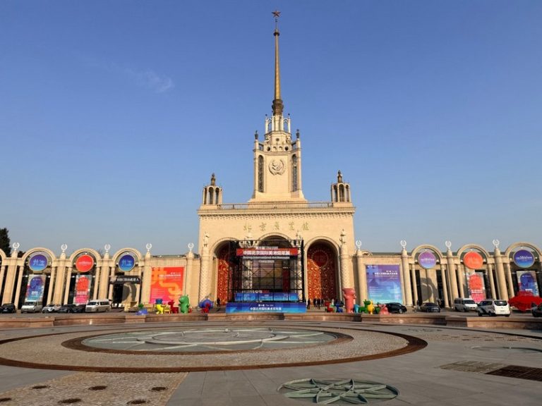 srpska savremena umetnost u Pekingu