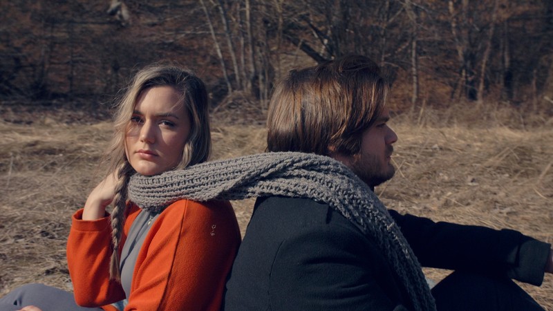 GemiNNi, brat i sestra Nemanja i Nataša, u umetničkoj fotografiji u prirodi tokom promocije muzike