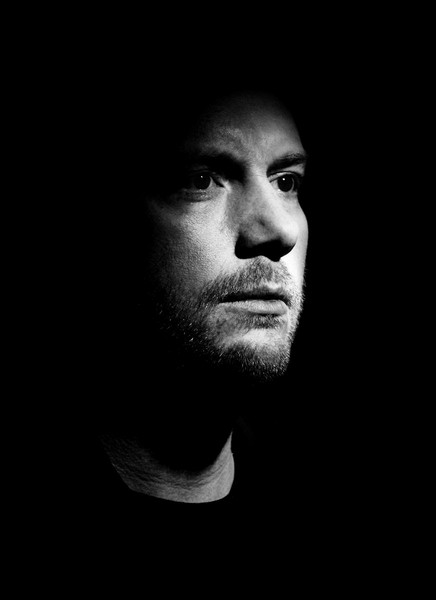 Eric Prydz crno-beli portret sa dramatičnim osvetljenjem najava Beograd 2026