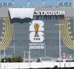 Prekriveni Levi's Batwing logo na stadionu tokom FIFA Svetskog prvenstva 2026 kao deo viralne marketinške kampanje.